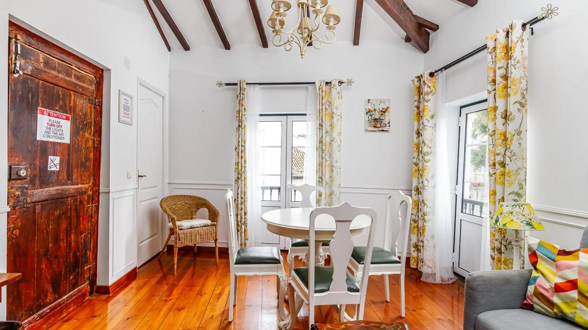 Splendid Apartament Alfama-Center contacts